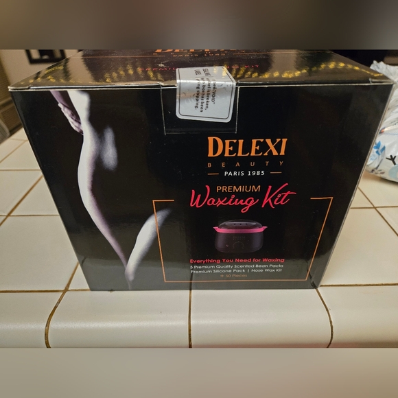 💅 Delexi Premium Waxing Kit - Smart-Heat Wax Warmer 41 Piece Set - Picture 2 of 8